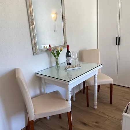 House Apartman *