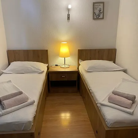 Apartman House *