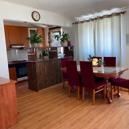 House Apartman