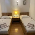 Apartman House *